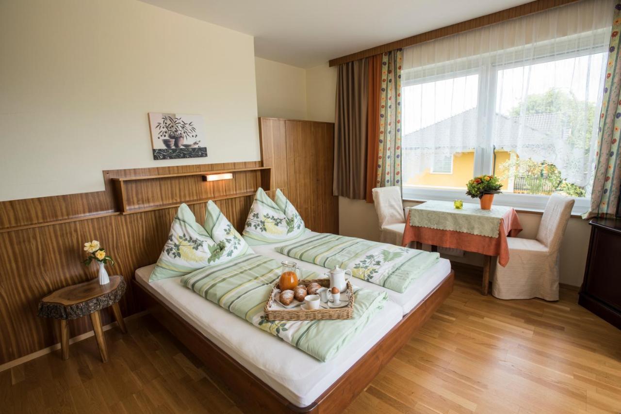 Апартаменти Gaestehaus Karawankenblick Дроболлах-ам-Факерзе Екстер'єр фото