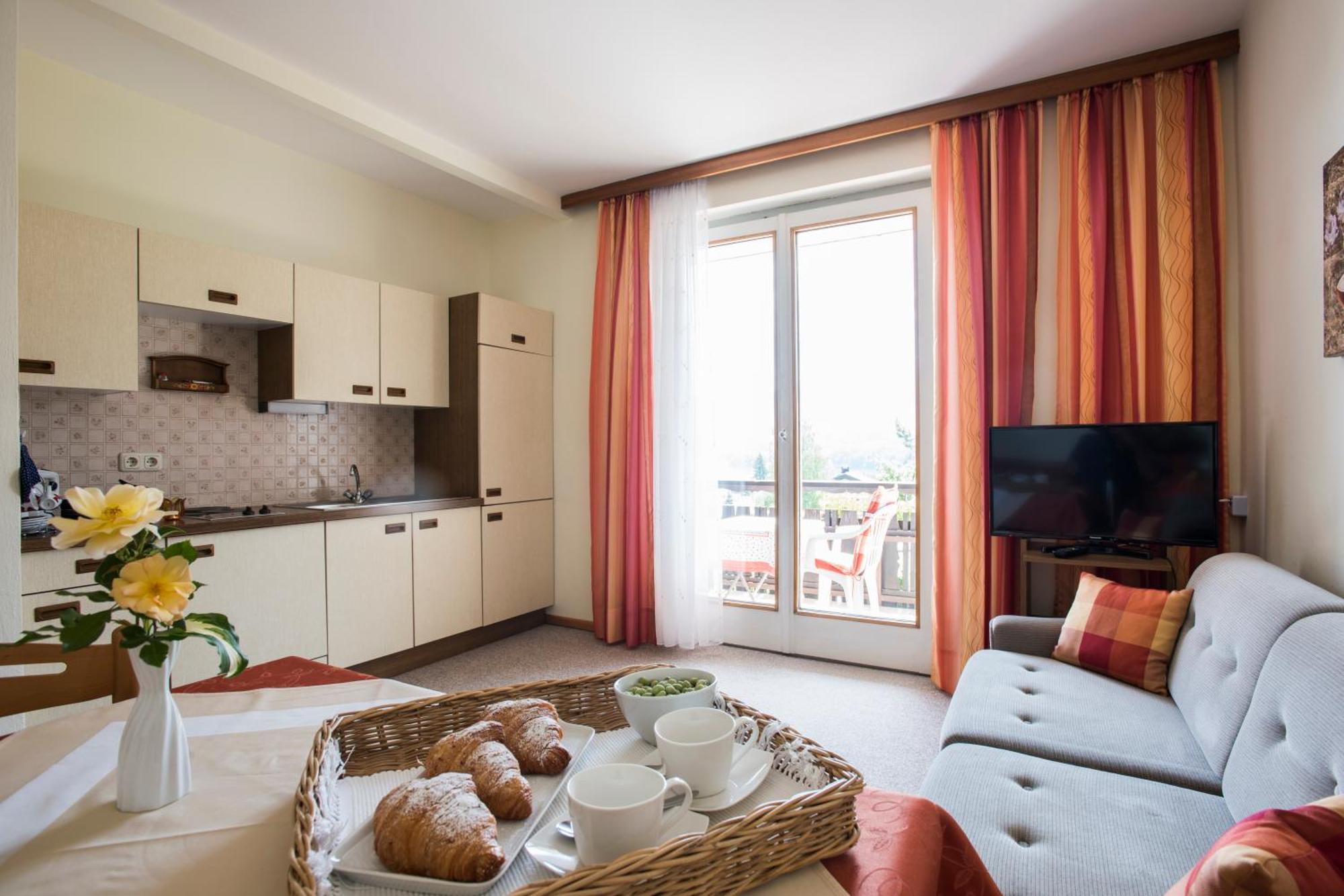 Апартаменти Gaestehaus Karawankenblick Дроболлах-ам-Факерзе Екстер'єр фото