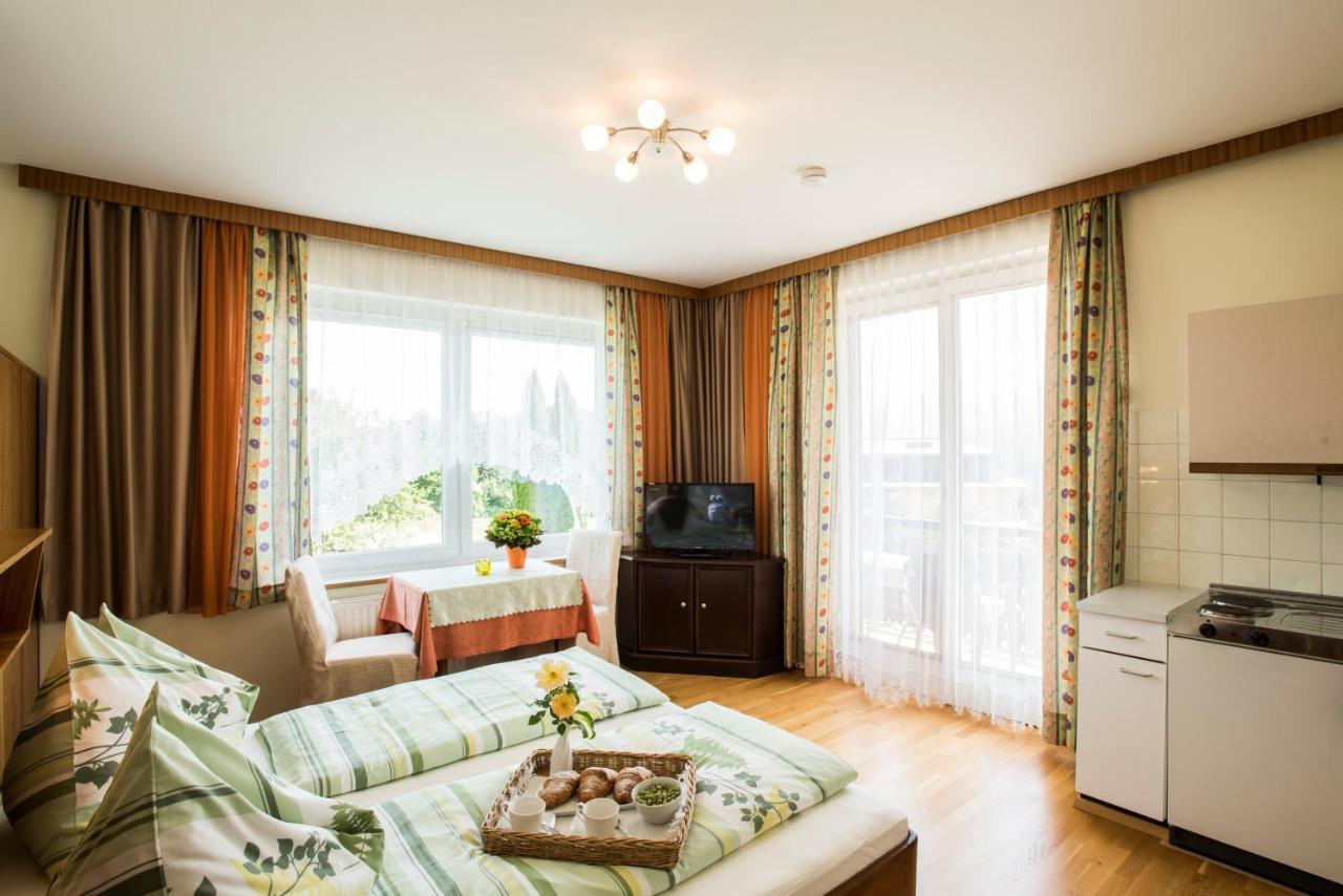 Апартаменти Gaestehaus Karawankenblick Дроболлах-ам-Факерзе Екстер'єр фото